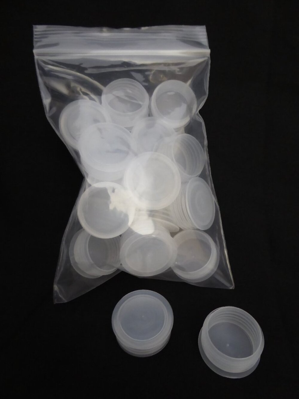 NEW 7/8”(.875”) SALT & PEPPER SHAKER PLASTIC STOPPERS PLUGS REPLACEMENTS 20 QTY